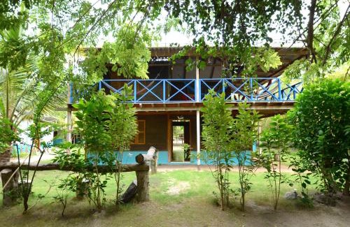Rosario Islands House | Isla Grande Eco-Hostal