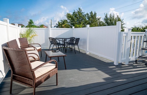 Spanish Wells Apartment | Island Breeze Spanish Wells with free Golf Cart Kayak & Paddle Board oct 2019