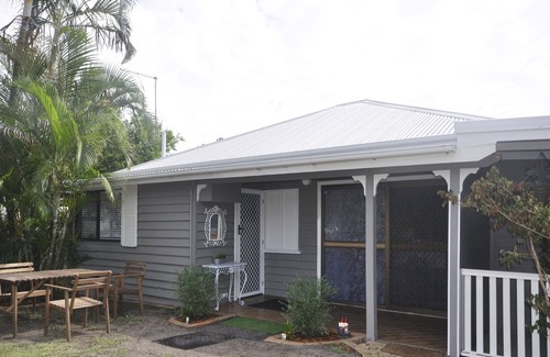 Bongaree Apartment | Island Bungalow