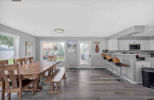 Hale Resort | ISLAND COVE on beautiful Sage Lake
