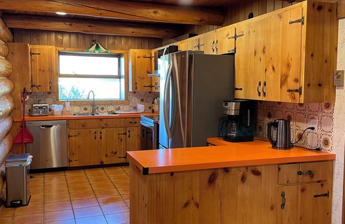 Cobble Hill Cabin | Island Log Cabin with Ocean View & Organic Garden