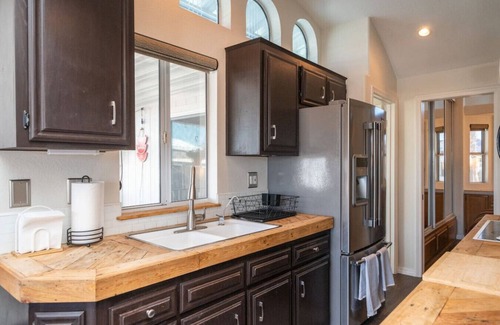 Lake Havasu City Cottage | Island Time Tiny Home for6