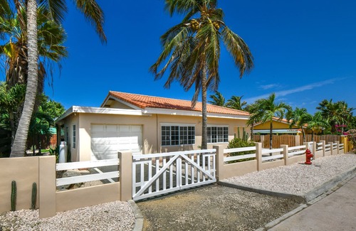 Oranjestad Villa | Island Time Villa