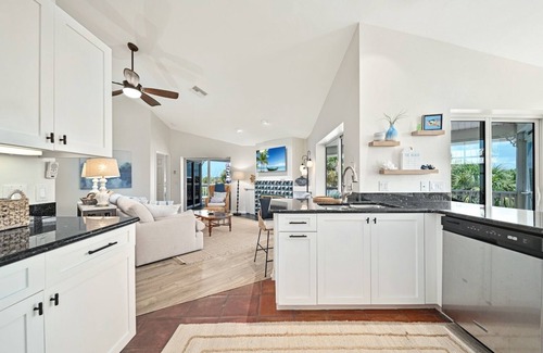 Murex Lakes House | Island time.walk to beach, heated pool, wide water views. Pet friendly!