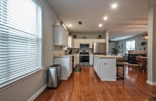 Memphis House | Island Vibe at Harbor Town-5 mins from downtown