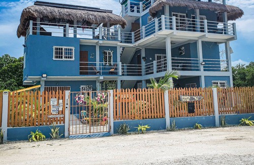 Caye Caulker Villa | Island Villa sleeps 8 breathtaking views of reef, island, treelined canopy