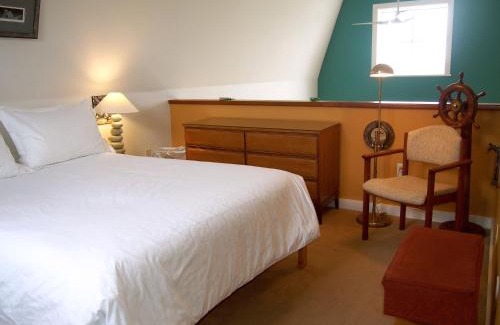 Tofino Apartment | Island Village Properties at Fred Tibbs