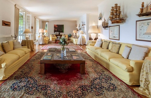 Eupilio Villa | LIVE MAGICAL HOURS IN A UNIQUE PLACE FULL OF COMO LUXURY, ENCHANTING ATMOSPHERE!