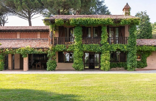 Eupilio Villa | LIVE MAGICAL HOURS IN A UNIQUE PLACE FULL OF COMO LUXURY, ENCHANTING ATMOSPHERE!