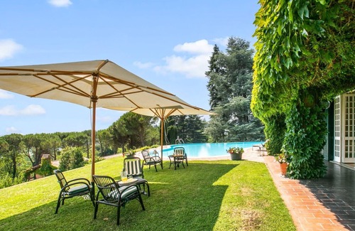 Eupilio Villa | LIVE MAGICAL HOURS IN A UNIQUE PLACE FULL OF COMO LUXURY, ENCHANTING ATMOSPHERE!
