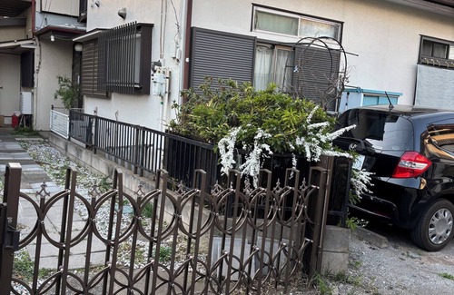 Tokorozawa House | It is a quiet residential area with fresh air, and a good ramen shop is a 3-minute walk away. The natural hot spring is 5 minutes away by car, the Seibu Dome is 20 minutes away by car, and there are many delicious restaurants 10 minutes away by car.