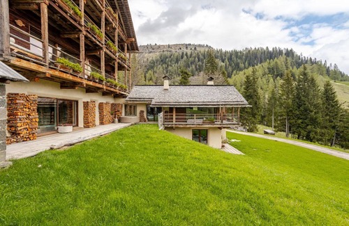 Livinallongo del Col di Lana Ski Chalet | Chalet Dolomites: Ski&Spa Deluxe - Chalet Dolomites Luxe: Spa & Pools