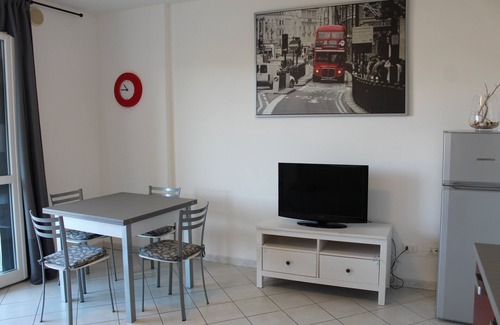 Marina di Castagneto Carducci Apartment | BEAUTIFUL APARTMENT IN COTTAGE, LOCATED IN BEAUTIFUL LOCATION