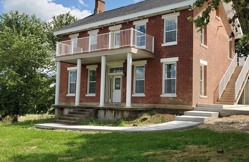 Cascade Condo | It's a Brick.House! Family-sized condo right outside of Cascade, IA!