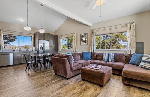 Flagstaff House | It's Aspen time in Flagstaff | Local Discounts