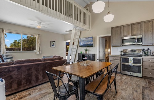 Flagstaff House | It's Aspen time in Flagstaff | Local Discounts