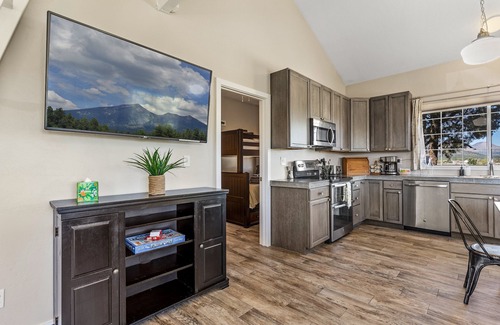 Flagstaff House | It's Aspen time in Flagstaff | Local Discounts