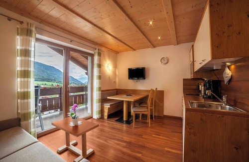 San Leonardo in Passiria Apartment | Holiday Apartment "Laugen II" with Mountain View, Wi-Fi, Garden, Terrace & Balcony