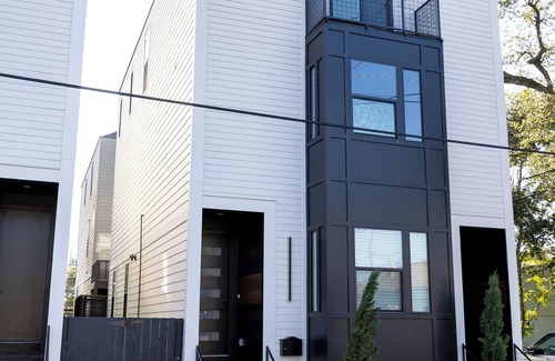 Treme Apartment | Its a VIBE! Chic 2BD/1BA retreat close to everything important in New Orleans