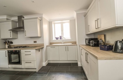 Bowness-on-Windermere Cottage | IVY BANK, pet friendly, with open fire in Windermere