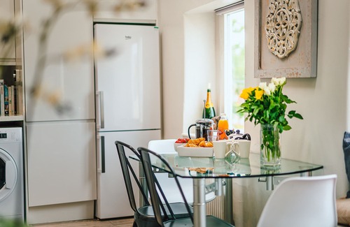 Chester Cottage | IVY COTTAGE, pet friendly, character holiday cottage in Chester