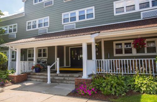 Notre Dame Hotel | Ivy Court Inn and Suites