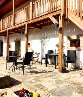 Rozmberk nad Vltavou House | Jílová tvrz