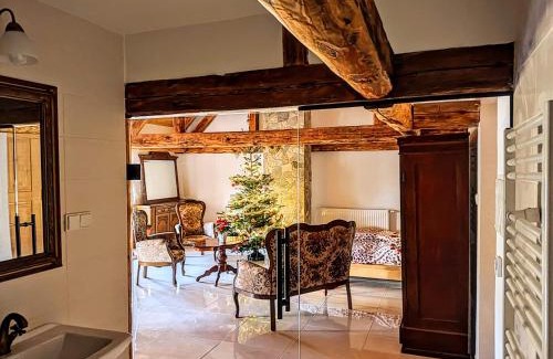 Rozmberk nad Vltavou House | Jílová tvrz