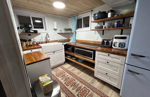 West Hartford Apartment | J Suite - Cozy Studio Apartmentnn
