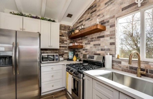 Yucca Valley House | J.T. Cottage