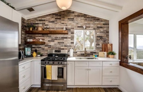 Yucca Valley House | J.T. Cottage