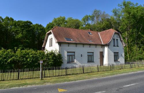Comines-Warneton House | Jachthuis Au Bois Du Gheer
