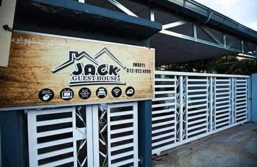 Cherang House | Jack Guest House KB 5 Rooms 4 Toilets - Max 20 pax