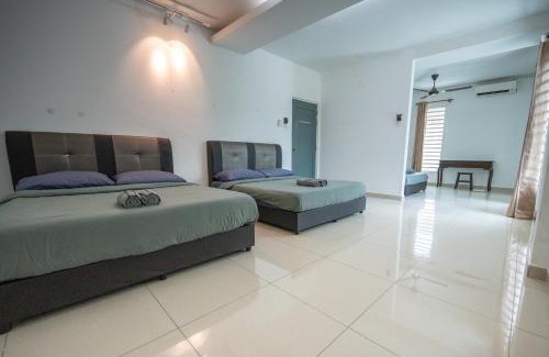 Cherang House | Jack Guest House KB 5 Rooms 4 Toilets - Max 20 pax