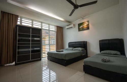 Cherang House | Jack Guest House KB 5 Rooms 4 Toilets - Max 20 pax