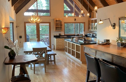Indian Paintbrush House | Jackson Hole Cabin with Incredible Views - Hot Tub, Sauna, Private, Sleeps 8