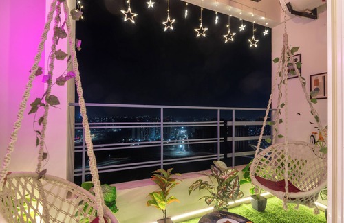 Greater Noida Apartment | Jacuzzi and Chill By Buddies Home