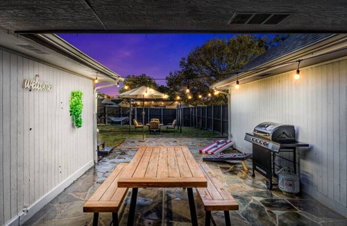 Rockwall House | Jacuzzi Lakefront Home w/Game room+play structure