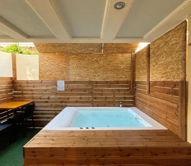 Pallini Apartment | Jacuzzi studio close to athens airport!