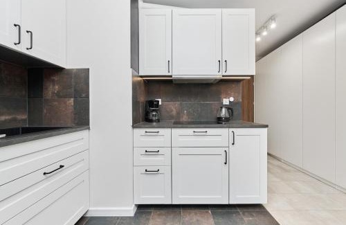 Krzyki Apartment | Jagodno Wrocław Kajdasza Studio z Bezpłatnym Garażem by Noclegi Renters