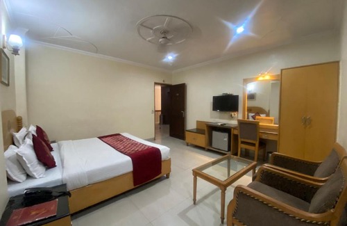 Jalandhar Hotel | Jalandhar Corporate Suites & Banquet Hall