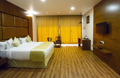 Nadiad Hotel | Jalashray Resort