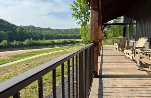 Ponce De Leon Condo | James River Hideout: Live Slow Pristine Water Premium Ozark Serenity!