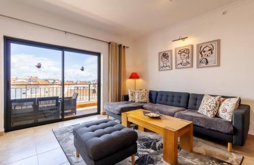 Lagos Apartment | James's Quinta das Palmeiras, spacious 2 bedroom apartment in luxury complex, walking distance to town and beach