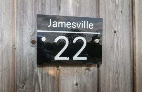 Brigg House | James Ville Marina Lodge 22