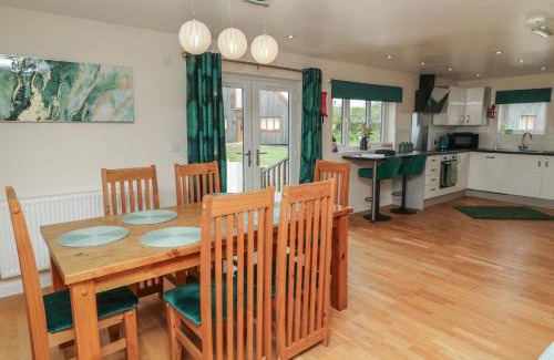 Brigg House | James Ville Marina Lodge 22