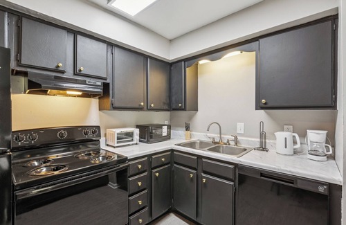 Nashville Apartment | Jamestown B4 I Comfy 2 Bed 1 Bath