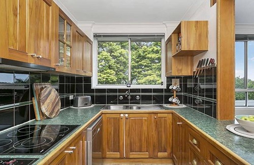 Lane Cove North Apartment | JANET - Leafy, Super Convenient Chatswood Apartment