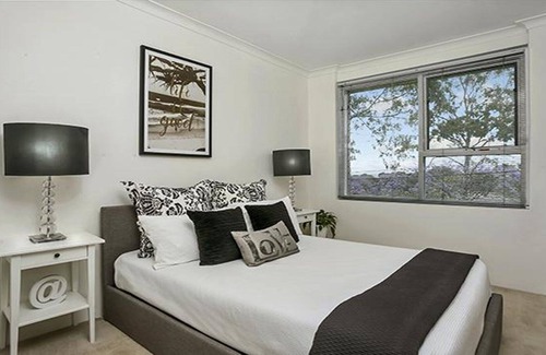Lane Cove North Apartment | JANET - Leafy, Super Convenient Chatswood Apartment