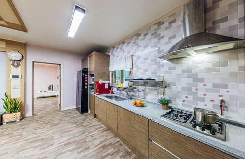 Yeongdeok House | Jangsa Solbat Pension